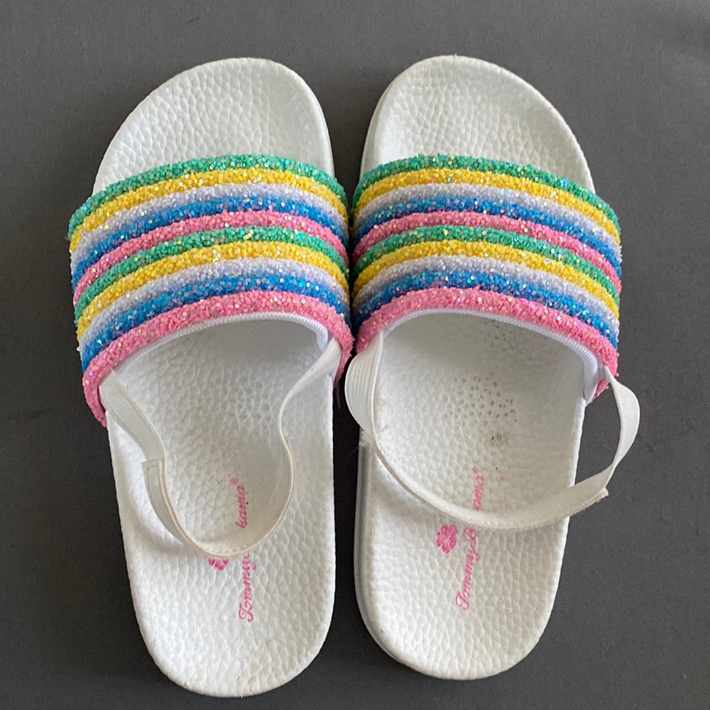 Girls Tommy Bahama rainbow sandals 12